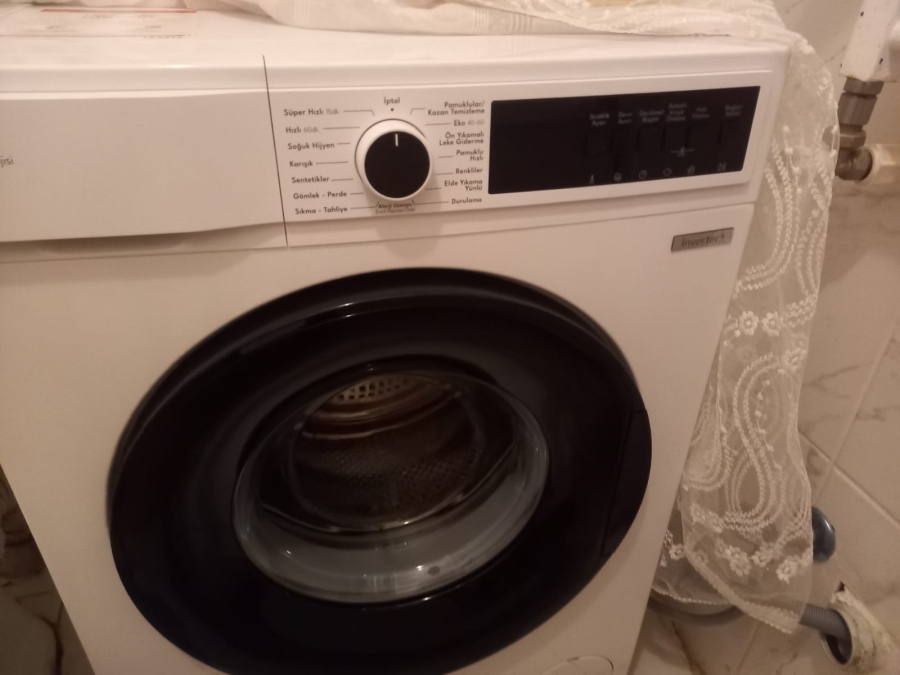 Özürlü kızıyla tek yaşan ablamıza yardım.
